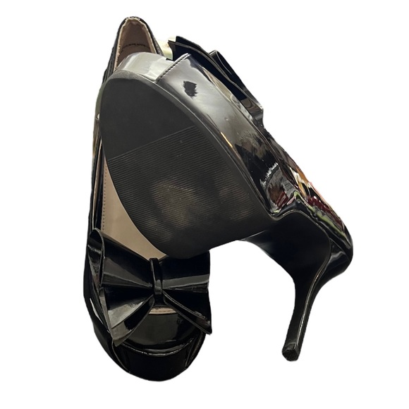 Pre-Loved Olsenboye Patent Leather Peep Toe Heel - Picture 3 of 4